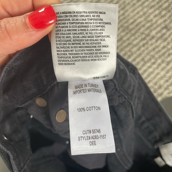 Agolde Dee Shorts - Picture 3 of 8